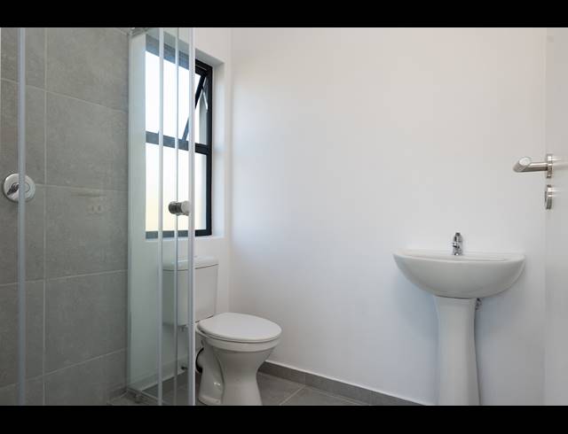 2 BEDROOM APARTMENT FOR SALE IN SHEFFIELD BEACH